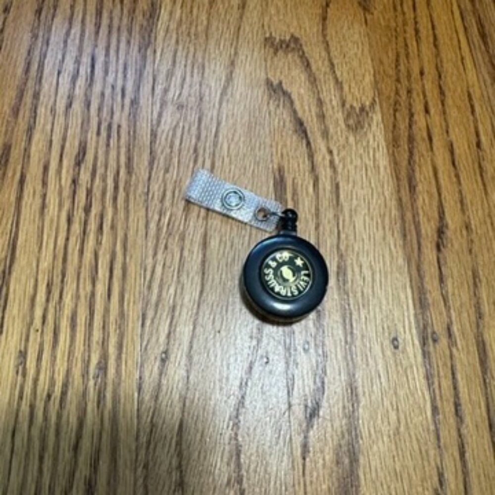 Levi's lanyard pull string